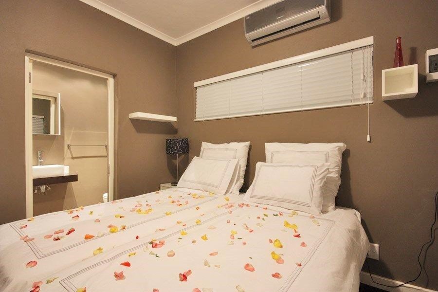 To Let 2 Bedroom Property for Rent in Vredehoek Western Cape